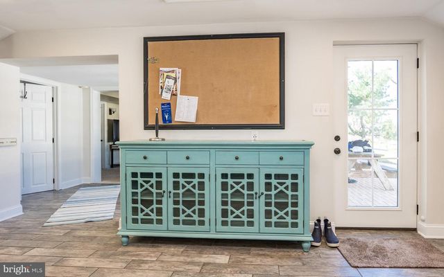 820 SHARPLESS RD, Hockessin, DE 19707