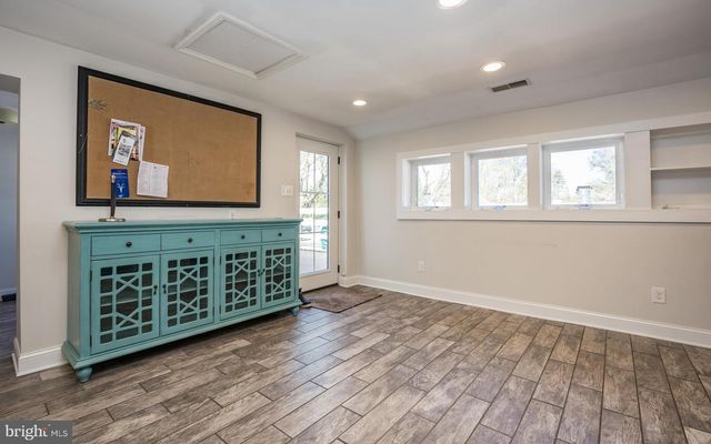 820 SHARPLESS RD, Hockessin, DE 19707