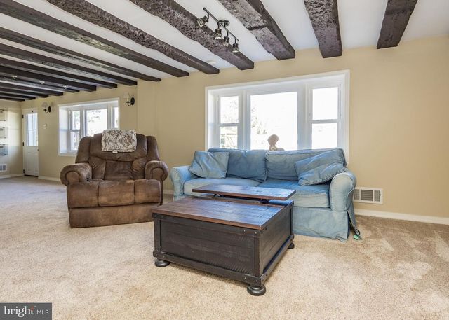 820 SHARPLESS RD, Hockessin, DE 19707