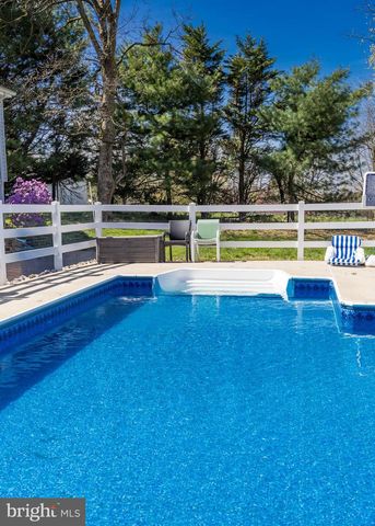820 SHARPLESS RD, Hockessin, DE 19707