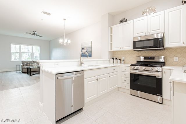 9219 Corfu CT 202, Naples, FL 34114