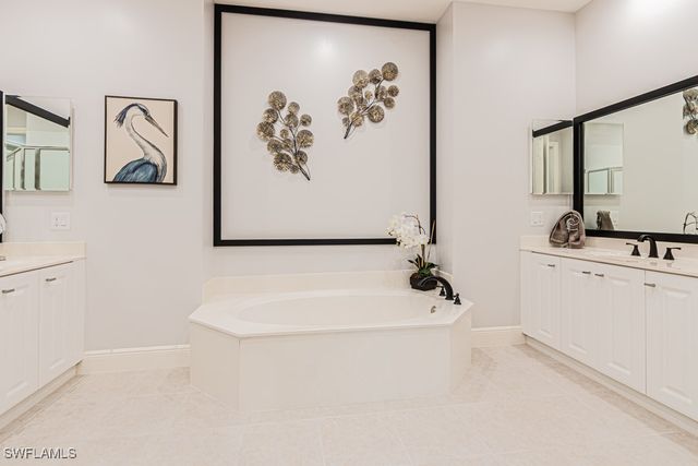 9219 Corfu CT 202, Naples, FL 34114