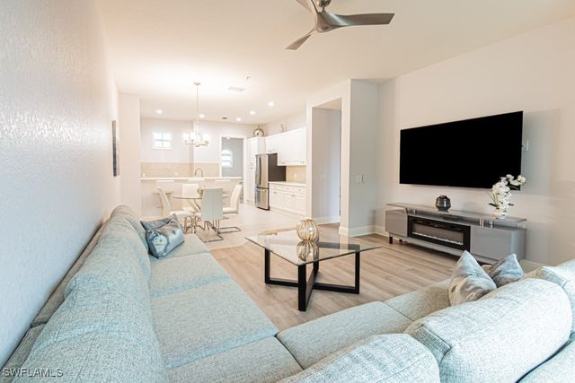 9219 Corfu CT 202, Naples, FL 34114