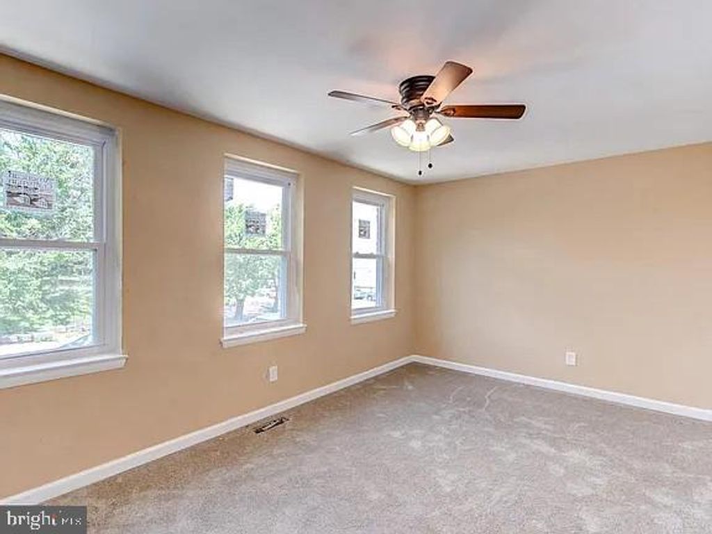 Image 11 of property listing at 1309 E MADISON ST, Baltimore, MD 21205