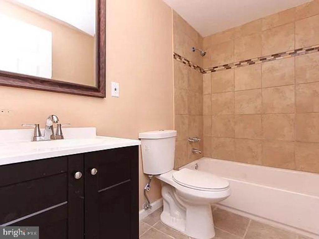 Image 14 of property listing at 1309 E MADISON ST, Baltimore, MD 21205