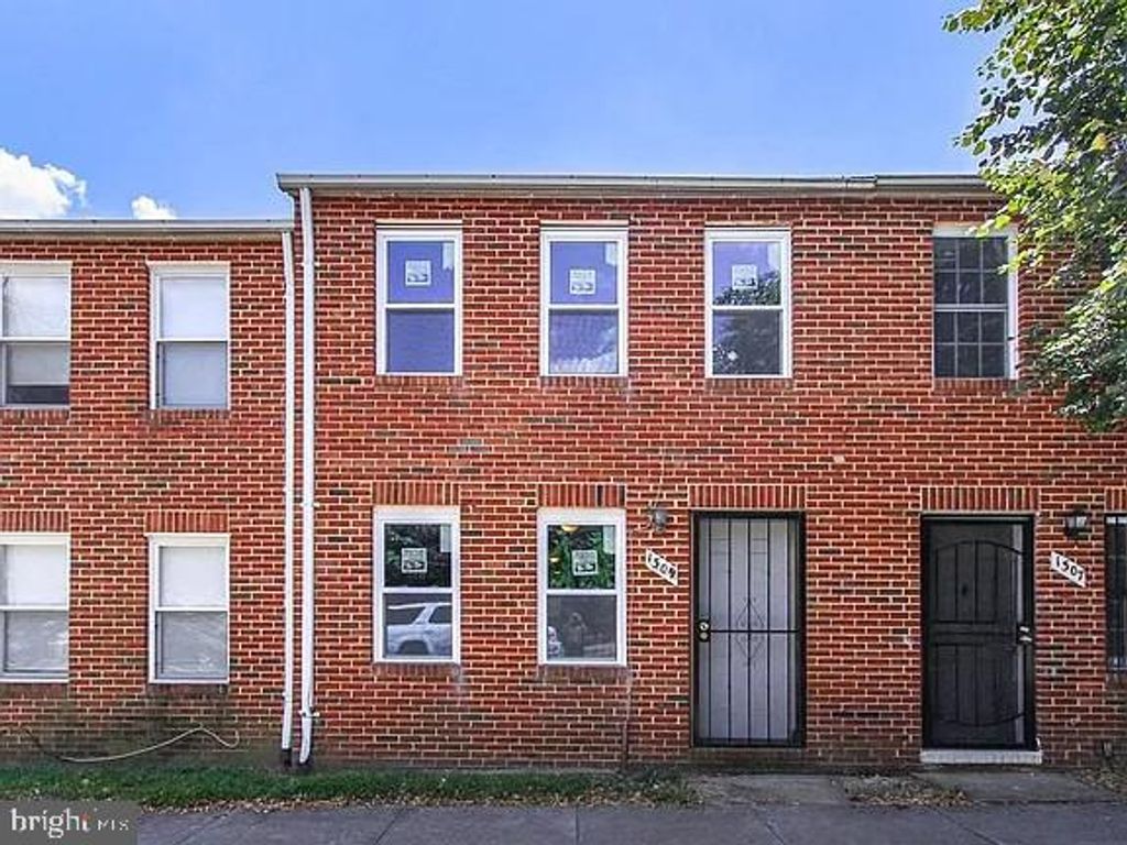 Image 2 of property listing at 1309 E MADISON ST, Baltimore, MD 21205