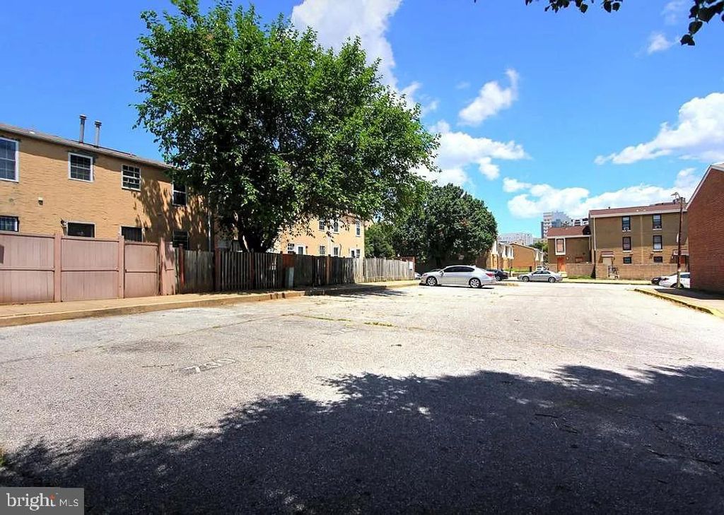 Image 20 of property listing at 1309 E MADISON ST, Baltimore, MD 21205