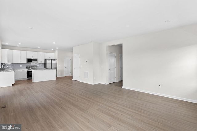 2 FREEMAN ST, Ranson, WV 25438