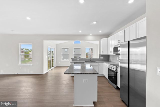 2 FREEMAN ST, Ranson, WV 25438