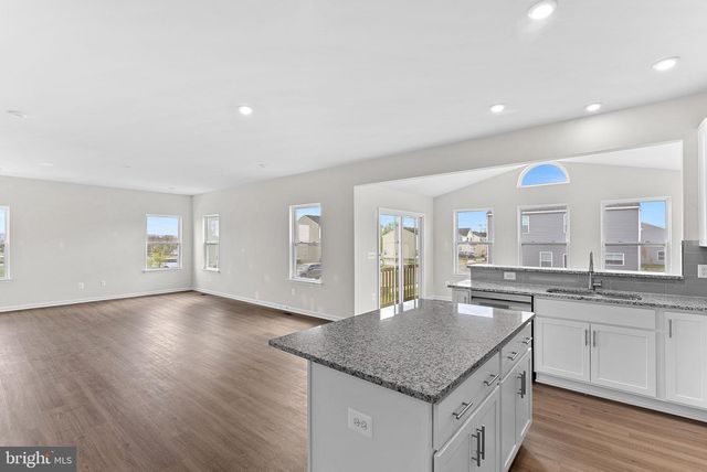 2 FREEMAN ST, Ranson, WV 25438