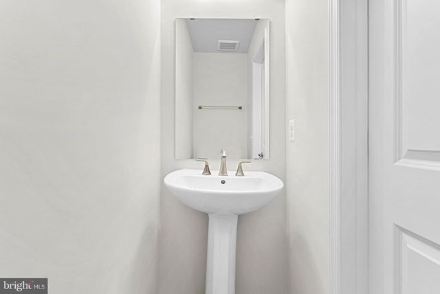 2 FREEMAN ST, Ranson, WV 25438