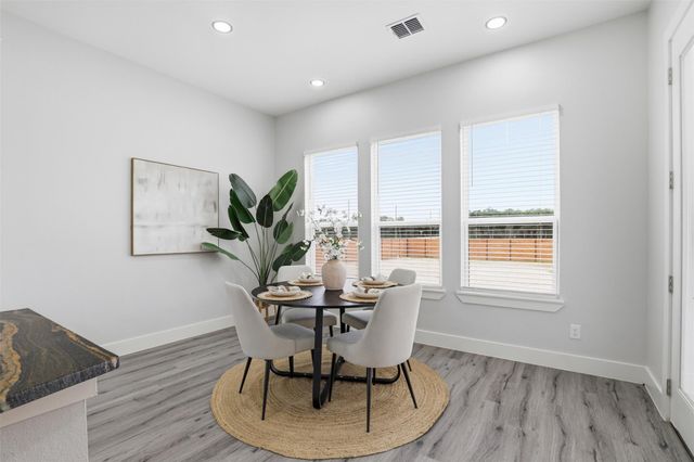 113 Los Robles RD, Elgin, TX 78621