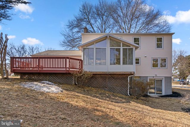 8 SEVILLE WAY, Gaithersburg, MD 20878