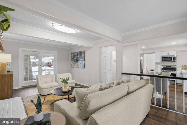 8 SEVILLE WAY, Gaithersburg, MD 20878