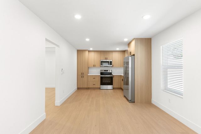 115 Elm St, Roseville, CA 95678