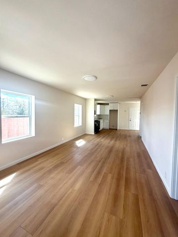 115 Elm St, Roseville, CA 95678