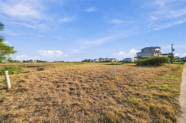 9115 West Bay Road, Galveston, TX 77554
