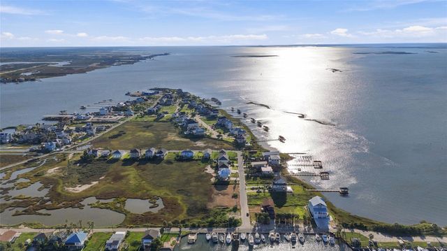 9115 West Bay Road, Galveston, TX 77554