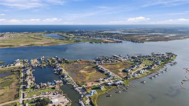 9115 West Bay Road, Galveston, TX 77554