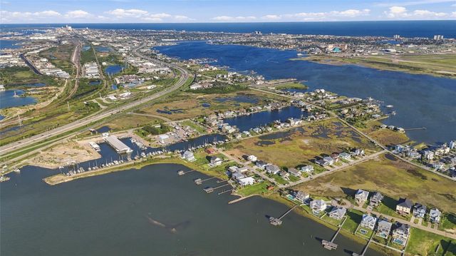 9115 West Bay Road, Galveston, TX 77554