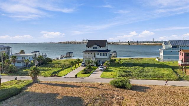 9115 West Bay Road, Galveston, TX 77554
