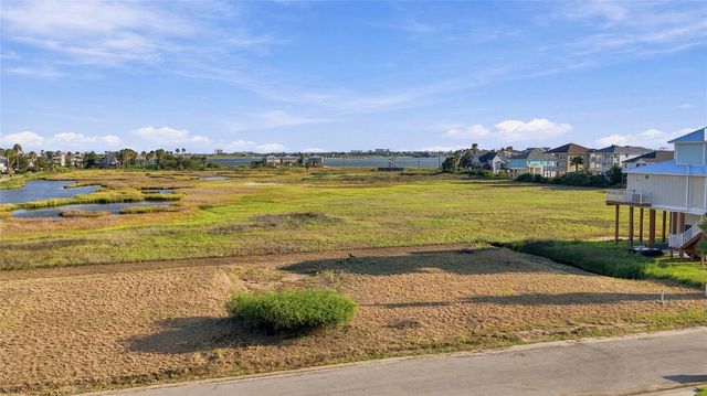 9115 West Bay Road, Galveston, TX 77554