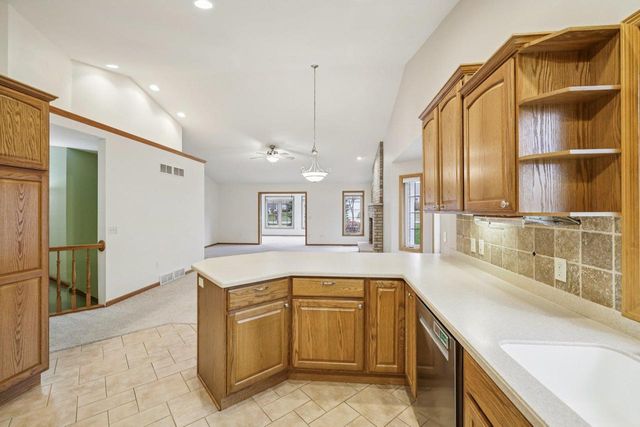 315 Pebble Brook Lane, Lodi, WI 53555