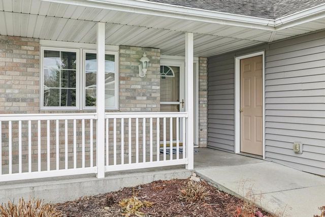 315 Pebble Brook Lane, Lodi, WI 53555