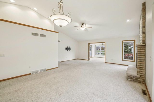 315 Pebble Brook Lane, Lodi, WI 53555