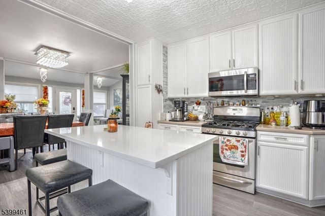 3 Bergen Ave, Fair Lawn Boro, NJ 07410