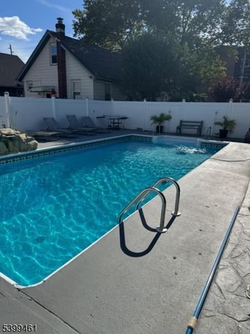 3 Bergen Ave, Fair Lawn Boro, NJ 07410