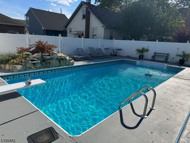 3 Bergen Ave, Fair Lawn Boro, NJ 07410