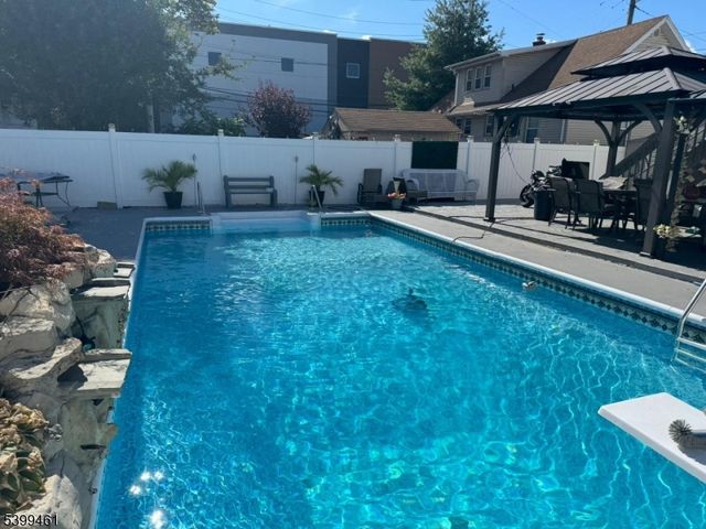 3 Bergen Ave, Fair Lawn Boro, NJ 07410