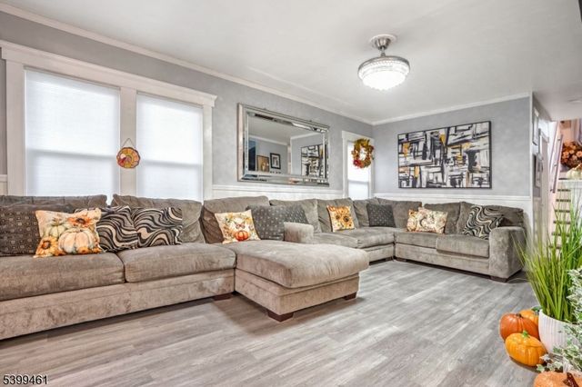 3 Bergen Ave, Fair Lawn Boro, NJ 07410