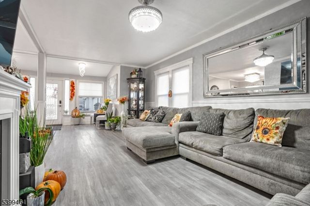 3 Bergen Ave, Fair Lawn Boro, NJ 07410