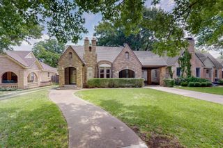 1022 N Edgefield Avenue, Dallas, TX 75208