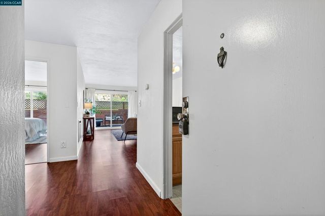 2005 Pleasant Valley Ave 103, Oakland, CA 94611