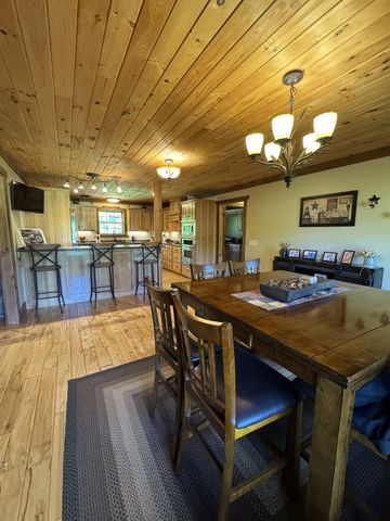 375 Autumn Ridge Ln, Lafayette, TN 37083