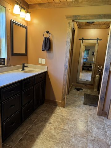 375 Autumn Ridge Ln, Lafayette, TN 37083