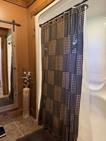 375 Autumn Ridge Ln, Lafayette, TN 37083