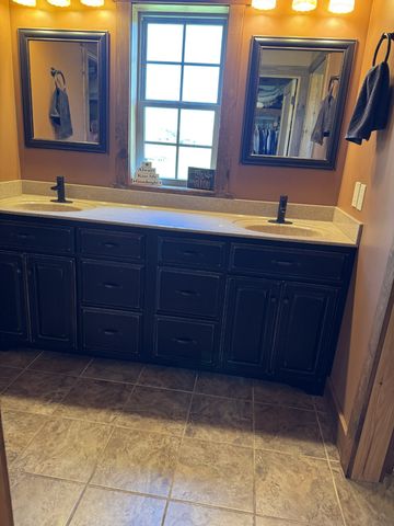 375 Autumn Ridge Ln, Lafayette, TN 37083