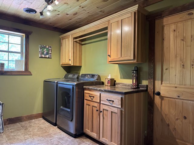 375 Autumn Ridge Ln, Lafayette, TN 37083