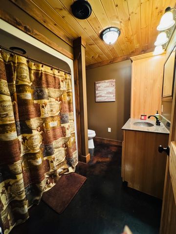 375 Autumn Ridge Ln, Lafayette, TN 37083