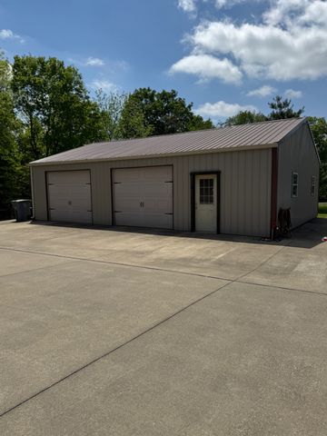 375 Autumn Ridge Ln, Lafayette, TN 37083