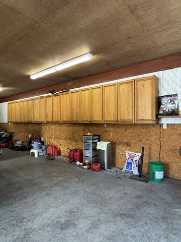 375 Autumn Ridge Ln, Lafayette, TN 37083