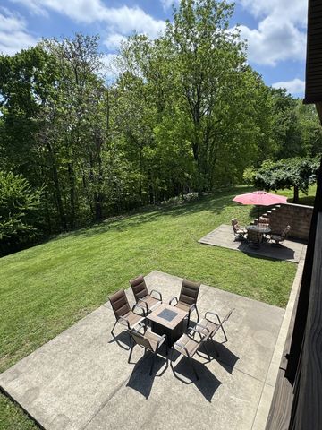 375 Autumn Ridge Ln, Lafayette, TN 37083