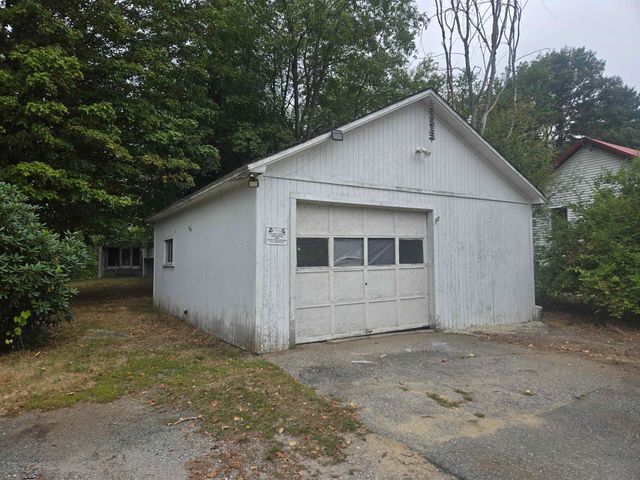 12 Fourth Street, Newport, NH 03773