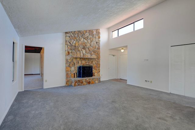 795 Ivory Road SE, Rio Rancho, NM 87124