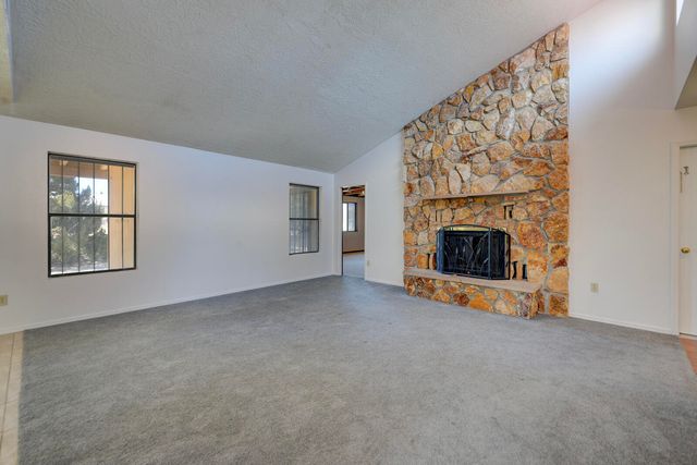 795 Ivory Road SE, Rio Rancho, NM 87124