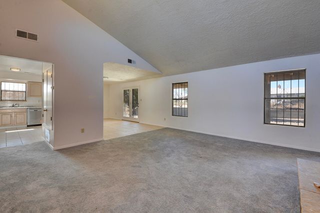 795 Ivory Road SE, Rio Rancho, NM 87124